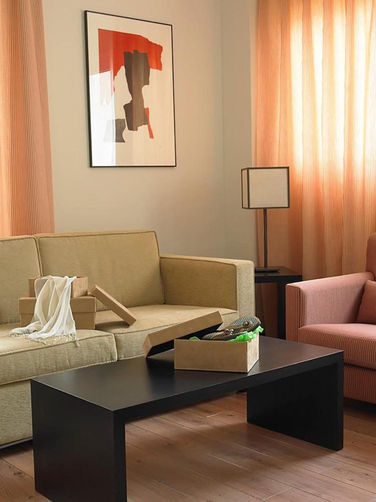 Hotel Isla De La Garena Alcalá de Henares Exteriör bild
