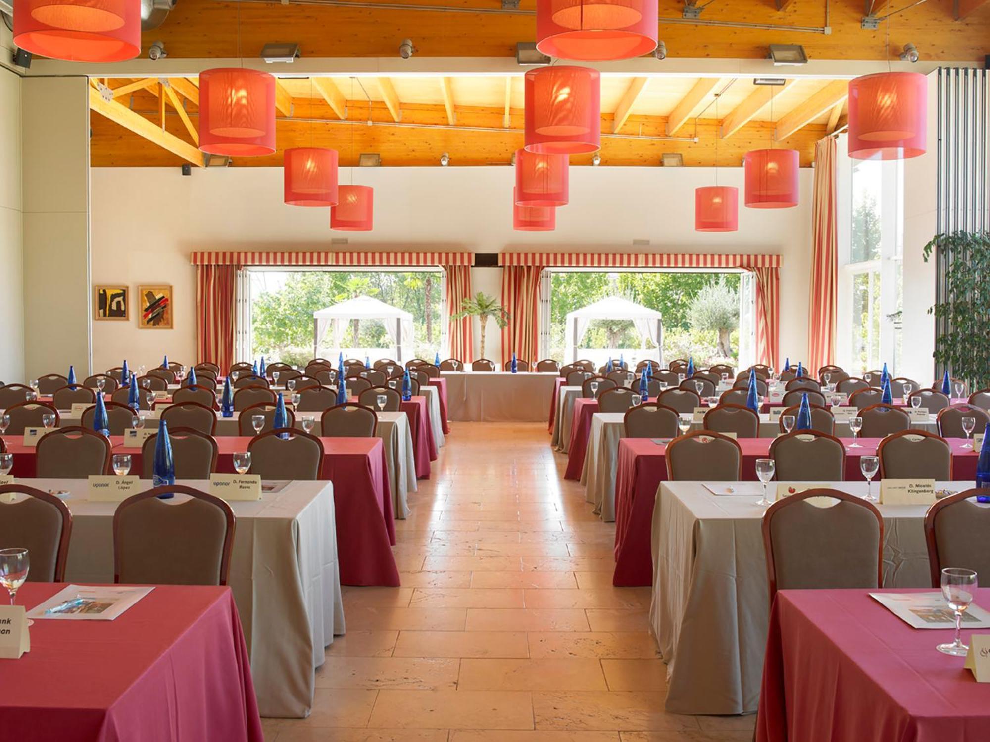 Hotel Isla De La Garena Alcalá de Henares Business bild