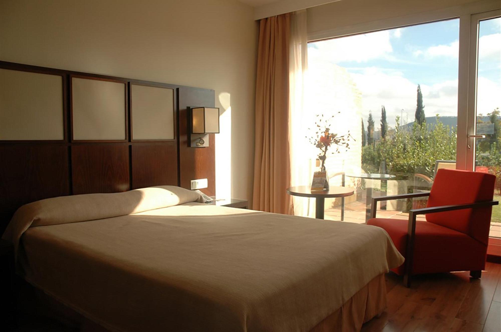 Hotel Isla De La Garena Alcalá de Henares Exteriör bild