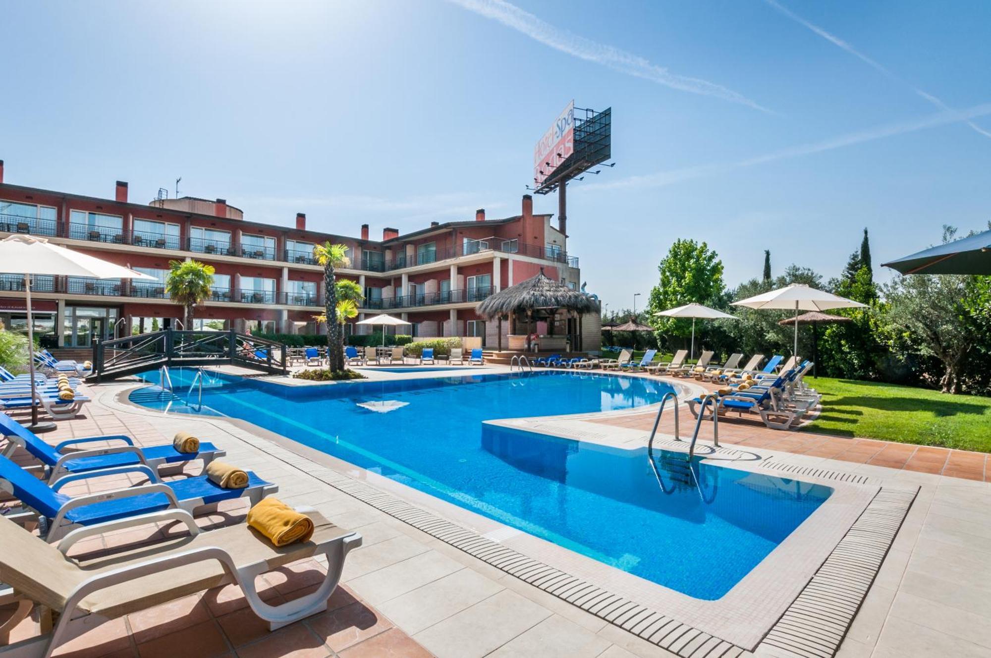 Hotel Isla De La Garena Alcalá de Henares Exteriör bild