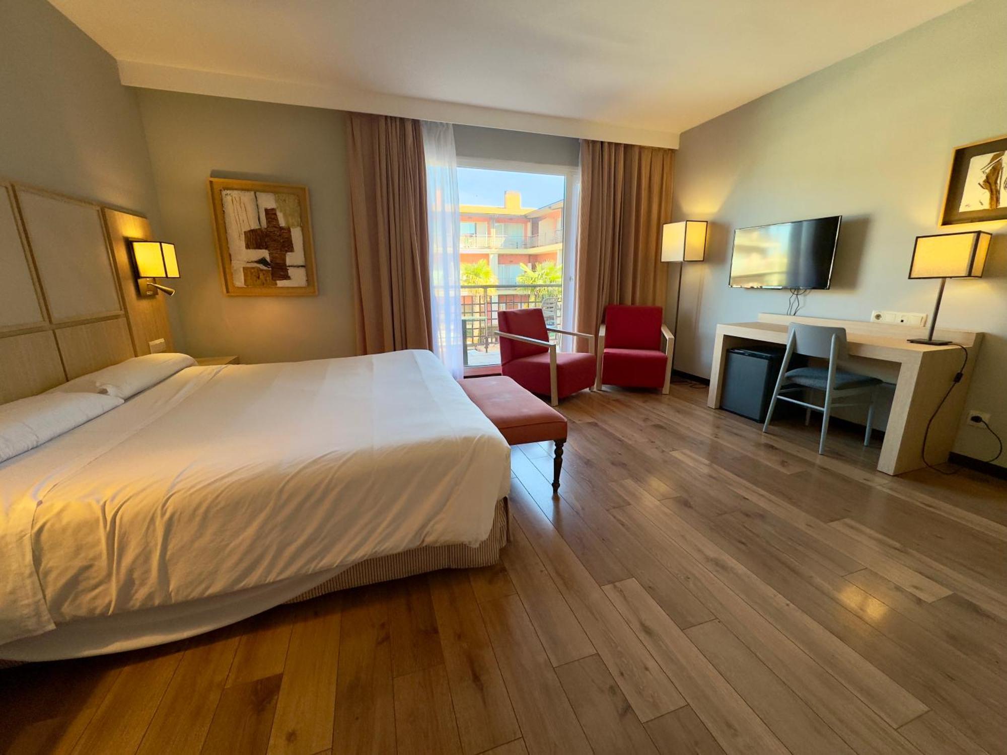Hotel Isla De La Garena Alcalá de Henares Exteriör bild