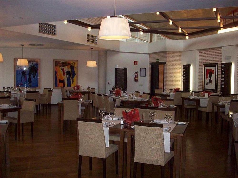 Hotel Isla De La Garena Alcalá de Henares Exteriör bild