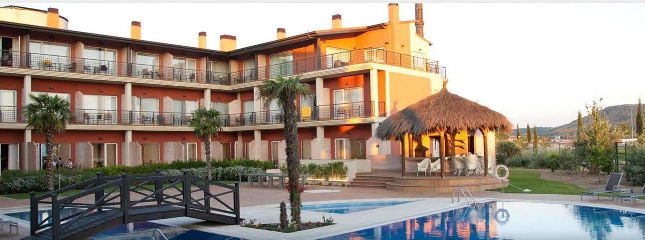 Hotel Isla De La Garena Alcalá de Henares Exteriör bild