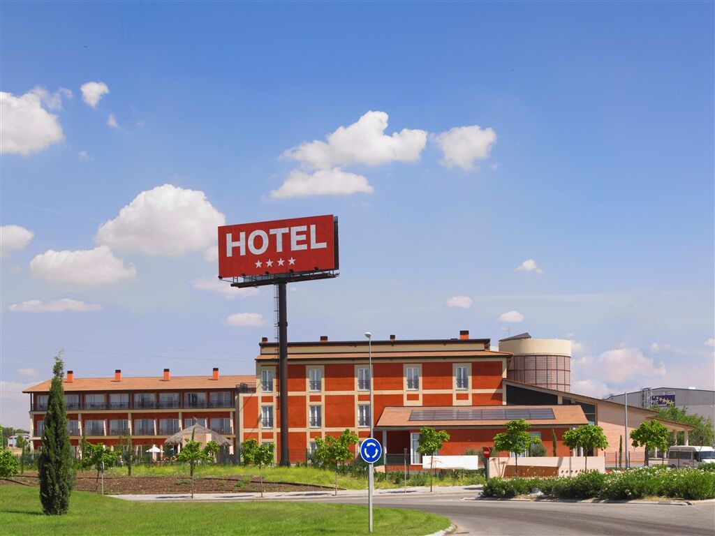 Hotel Isla De La Garena Alcalá de Henares Exteriör bild